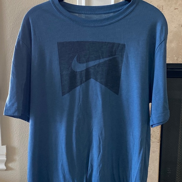 NIKE T-Shirt - Picture 1 of 6
